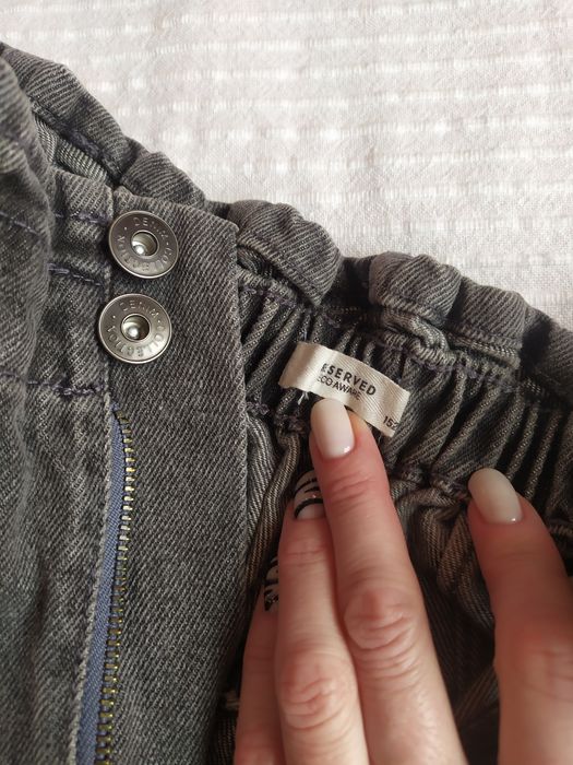 Джинси моми Reserved і безрукавка Bershka