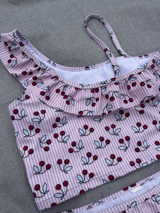 Купальник для дівчинки 134см