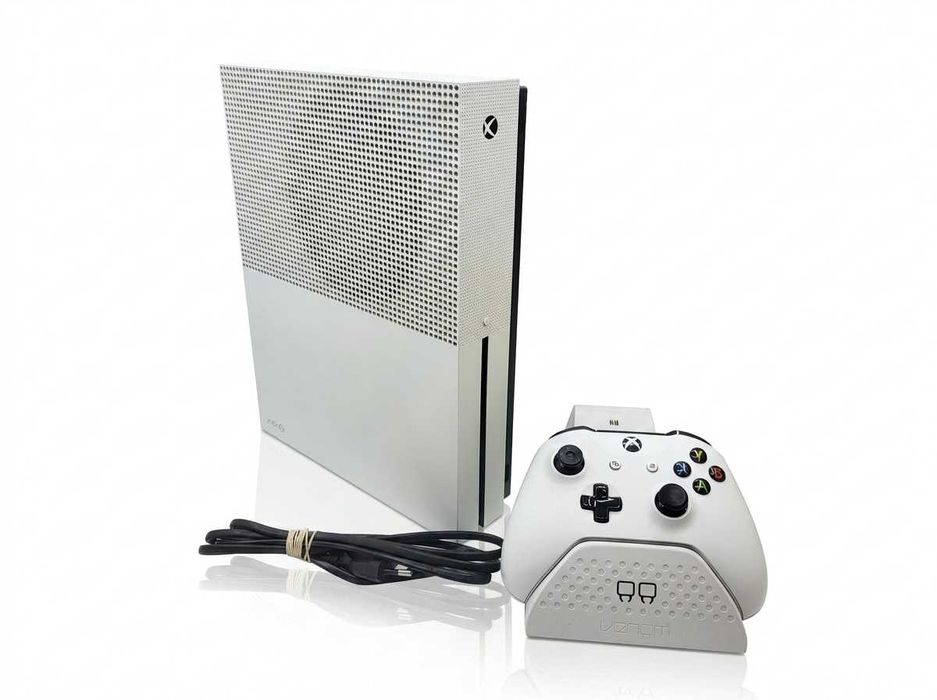 Konsola Xbox One S 1TB z grą FIFA 23