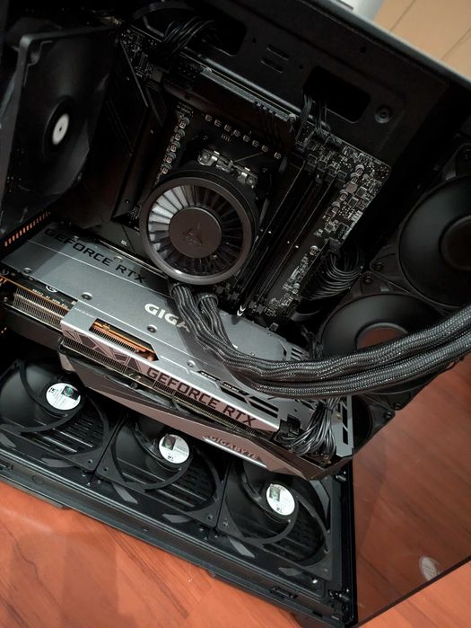 PC Gaming Rtx 3080 ,Ryzen 5 9600x ,2Tb SSD ,24Gb DDR5