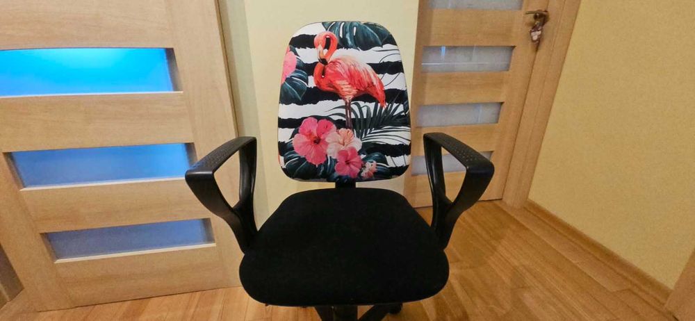 fotel obrotowy dziecięcy do biurka różowy flaming