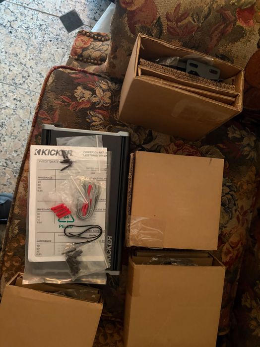 Sistema de som de 4 colunas e um amplificador para Touareg V10TDI