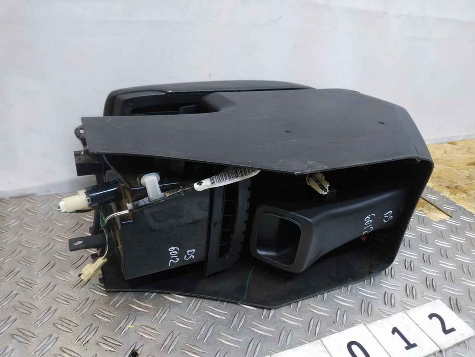 Toyota Avalon 05-12 підлокітник DS6012 5889107010