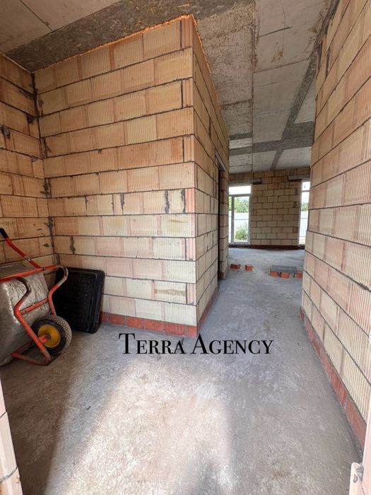 Дуплекс біля Аметист Мол/газ/4 кімнати/кухня вітальня/велика ділянка