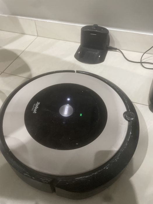 I roobot roomba e5