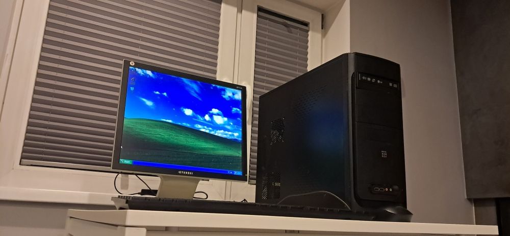 Mocny Zestaw RETRO do Gier WinXP 2x2.7/Ram-4GB/Grafika-1GB/Monitor 17'