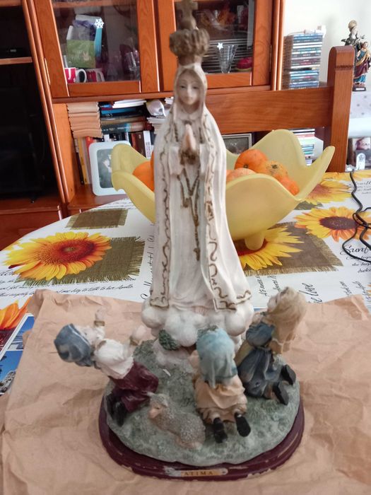 Estatua N.Senhora com pastorinhos
