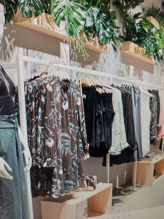 Przecena designerski system mebli duńskich Scan Studio sklep odzieżowy