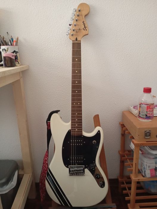Guitarra Fender Squier Mustang