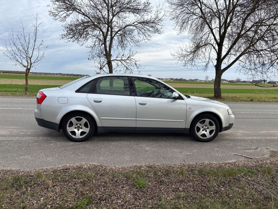 Audi a4b6 2001r gaz