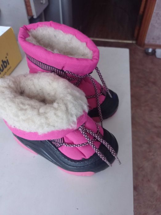 продам детские сапожки 200 грн