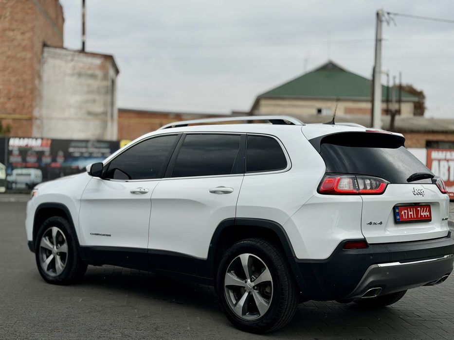 Продам Jeep Cherokee