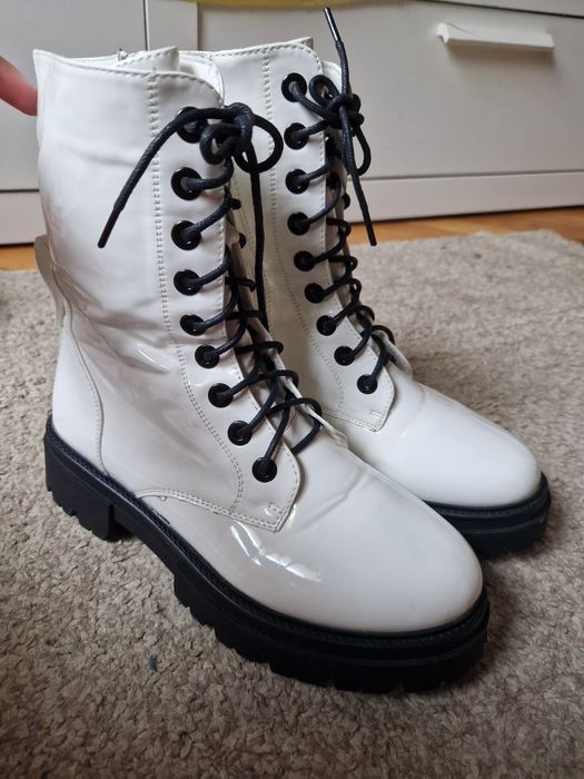 Białe Botki jesień-zima