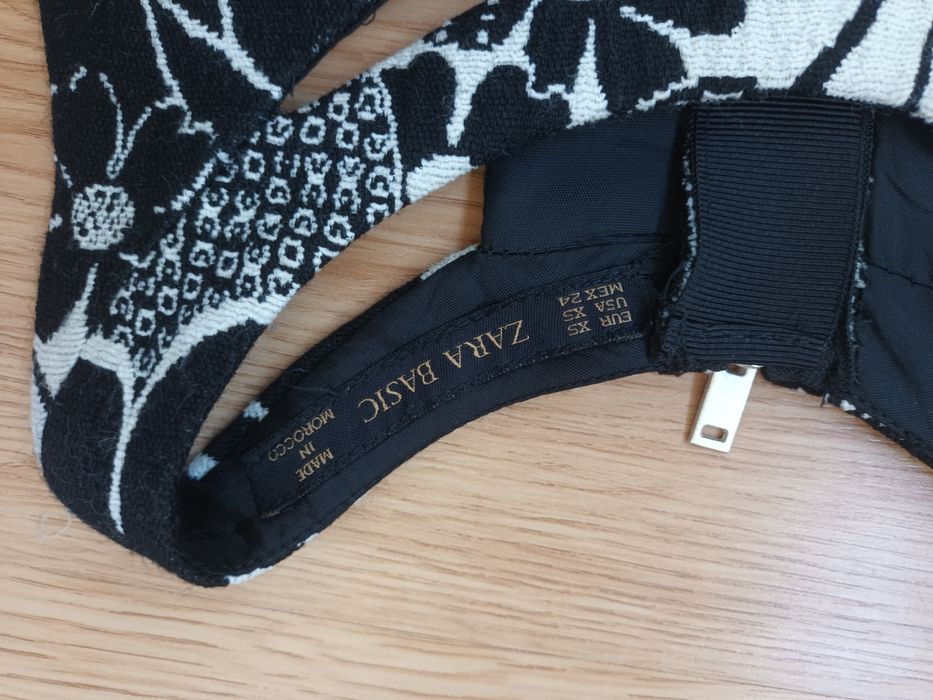 Vestidos padrão da marca zara e pink