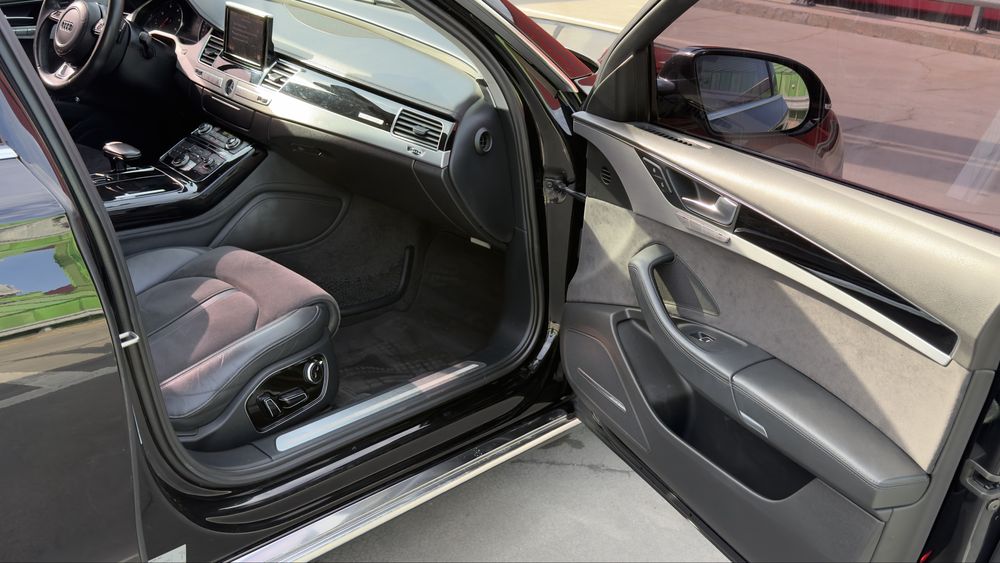 Audi A8D4! 3.0 дизель! Quattro!