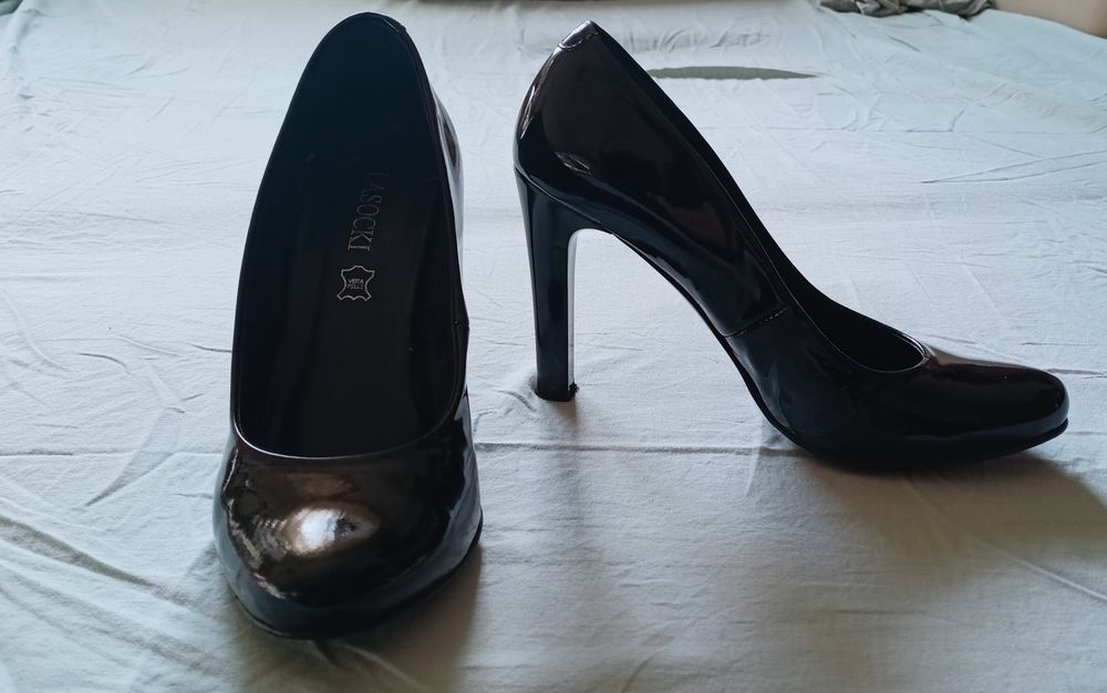 Czarne skórzane czółenka Lasocki