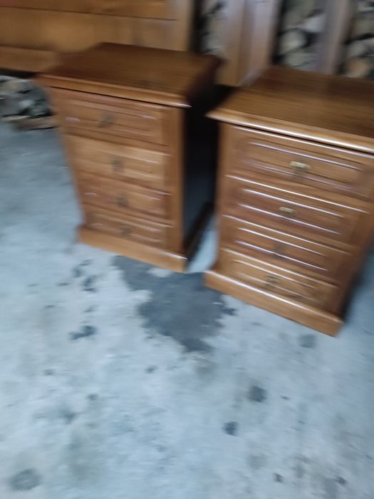 Vendo cama e mesinhas de cabeceira