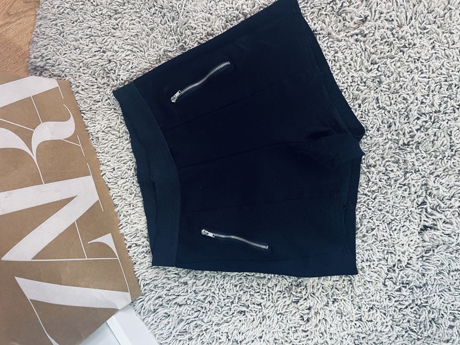 Szorty krotkie czarne wysoki stan rozm S z zamkami kolarki