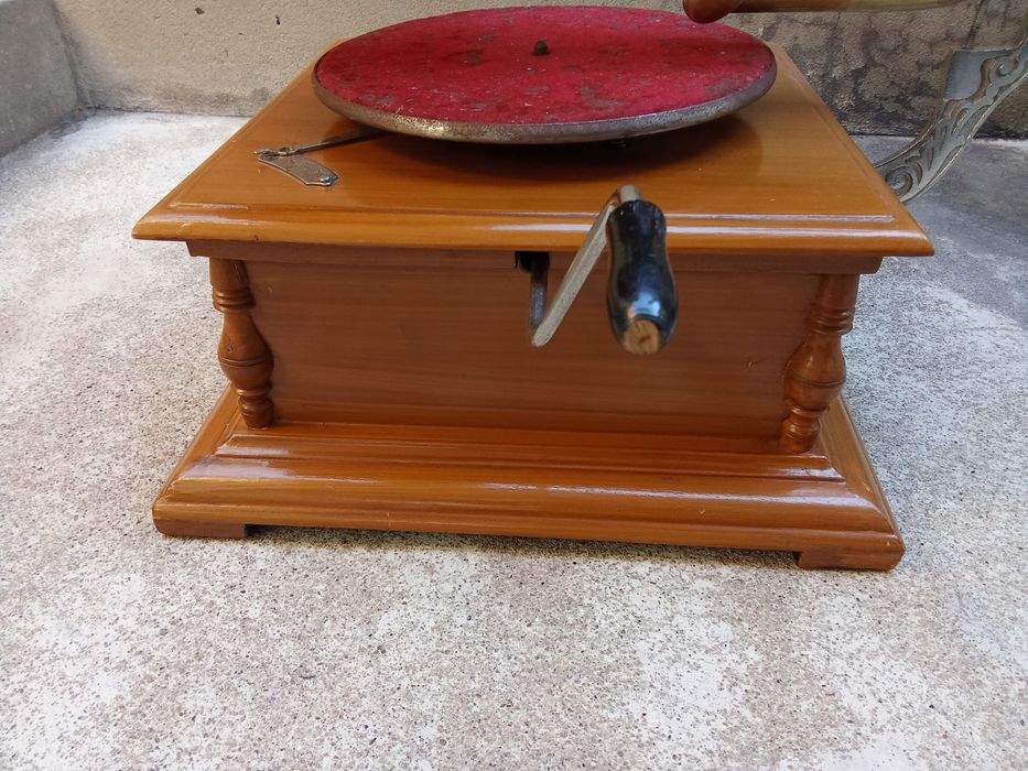 Grafonola antiga usada