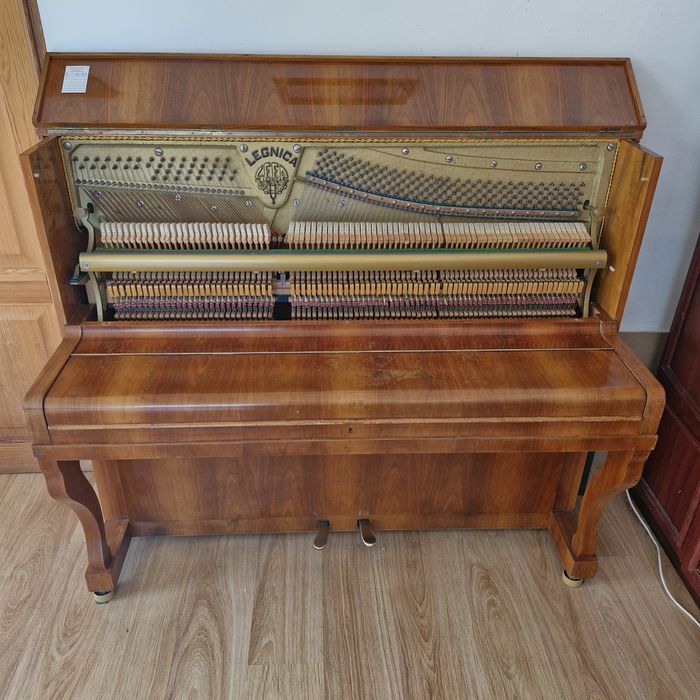 Pianino Legnica Lubin