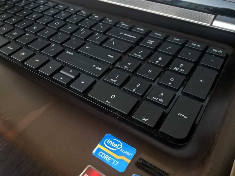 LAPTOP 17.3HD+ INTEL-i7 8x2G 4G 730G ATI-HD4600~2.6G HDMI 4USB Sub DVD