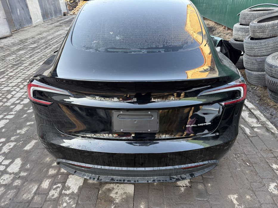 Кришка багажника Tesla Model 3 Higland • ідеал