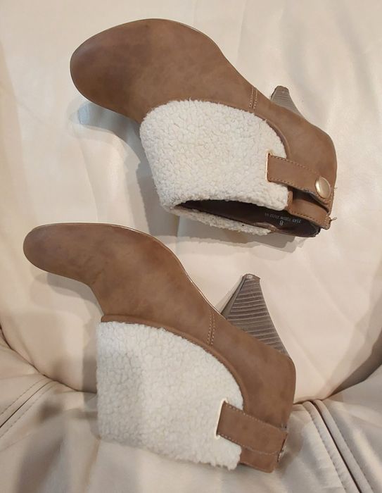 Wiosenne  botki rozmiar 8