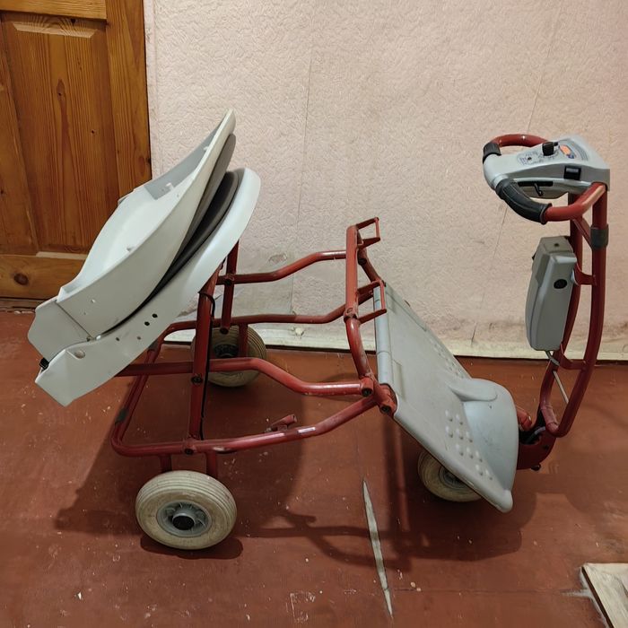 портативнє складнє крісло моторизоване