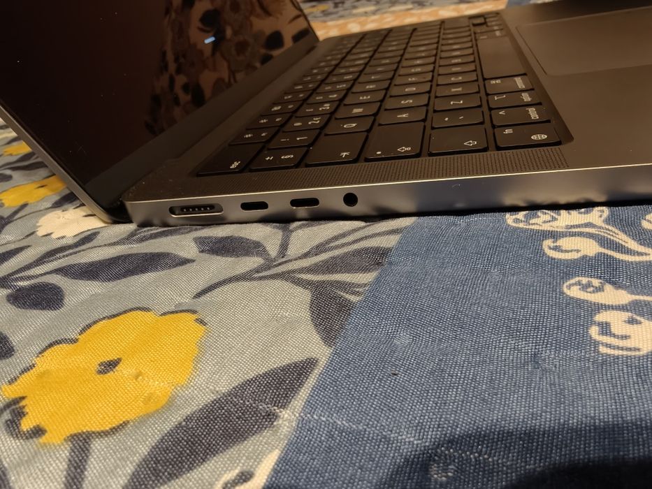 MacBook Pro 14" 16GB/1TB