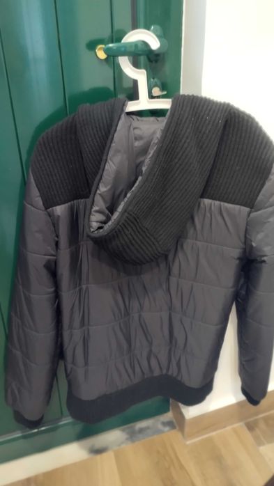 Blusão preto impermeável