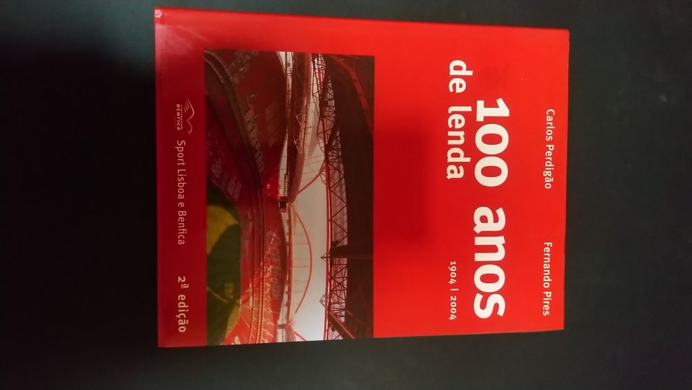 Conjunto / lote de livros sobre o Sport Lisboa e Benfica.