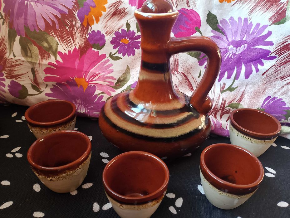 Штоф керамічний з чарками