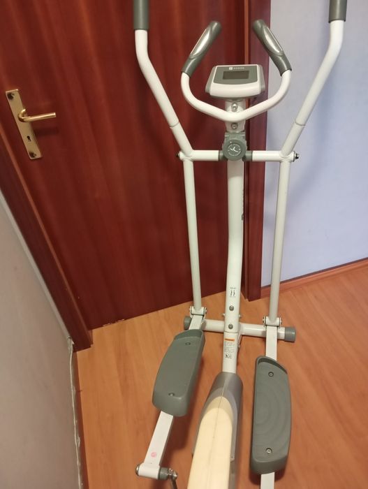 Vendo equipamento de ginástica Elitica