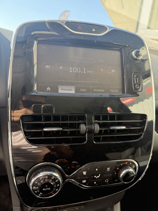 Renault Clio Sports Tourer