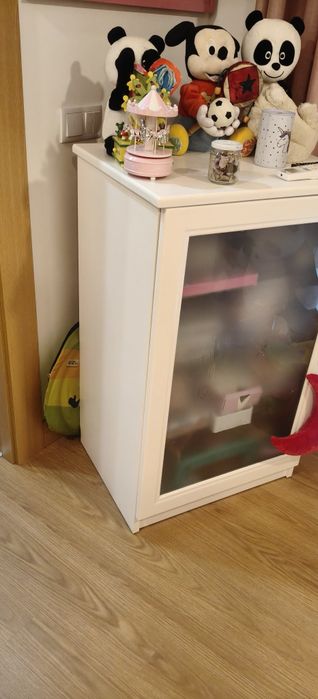 Móvel de porta em vidro