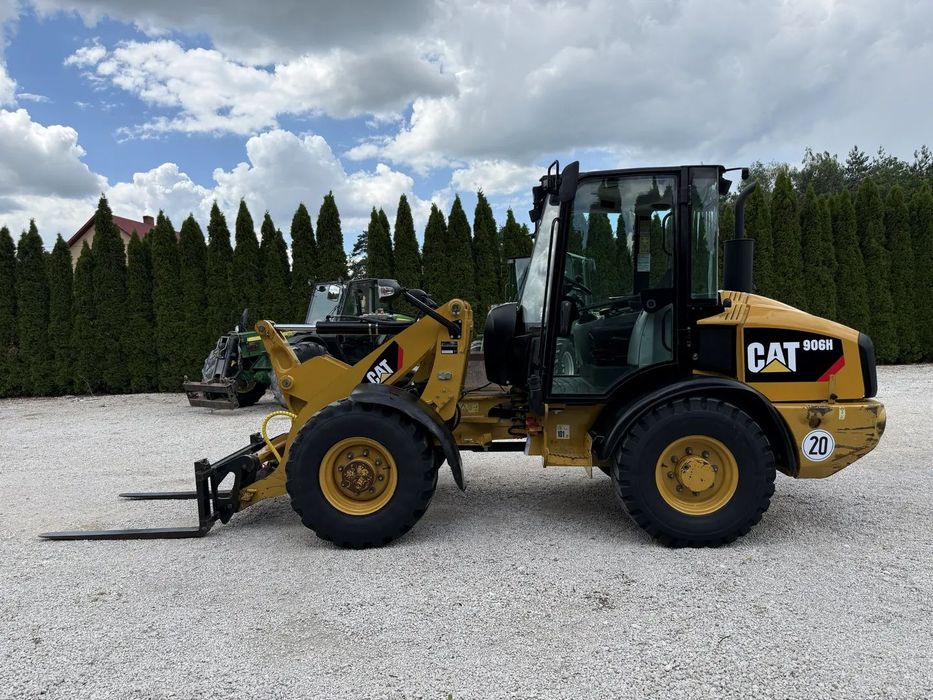 Caterpillar CAT 906 H / PIĘKNA / ORYGINAŁ / TYLKO 4014 MTH / SPROWADZONA Z NIEMIEC / MAŁE GABARYTY / BEZ DPF I ADBLUE / ZADBANA / 60 70 M 506 509 L30 L35 908 907 320 318 750 850  Ładowarka 906 Liebherr Volvo JCB Kramer
