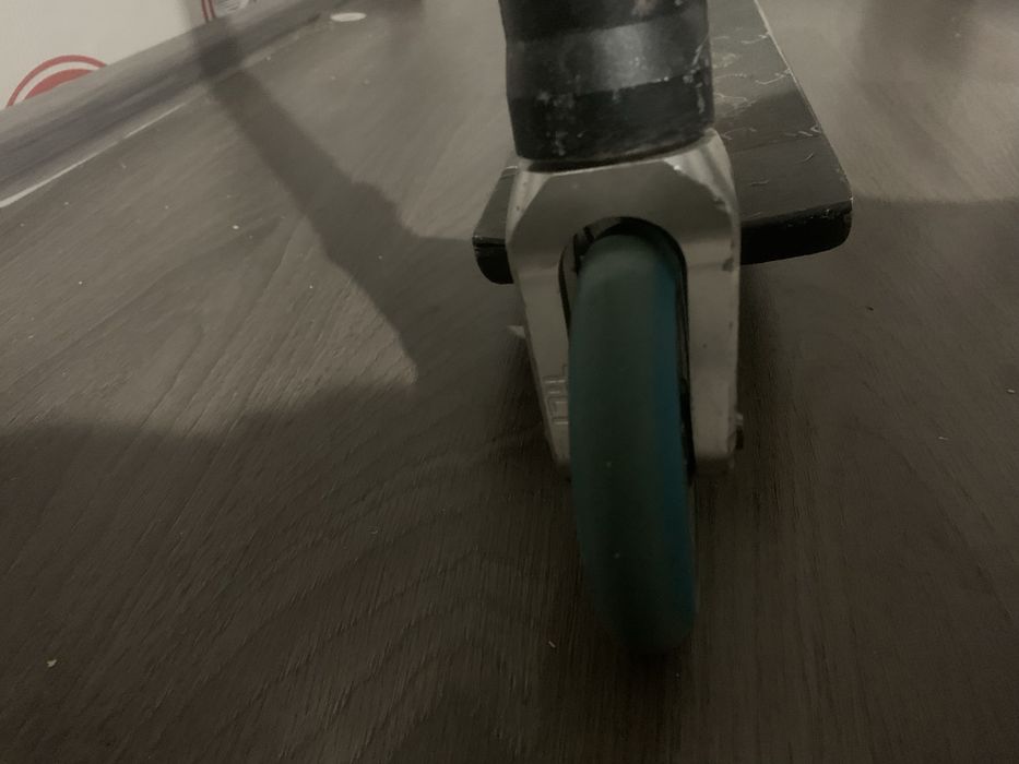 Продам скут трюковой кастом деребан