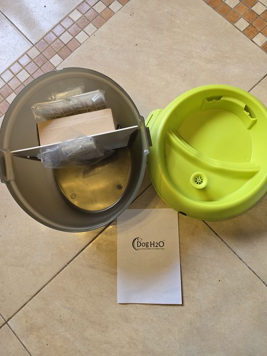 Fontanna do picia wody dla psa