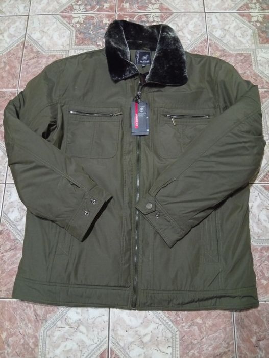 Мужская,зимняя куртка большого-60 размера.