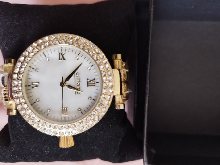 Продам новые часы наручные Орифлейм