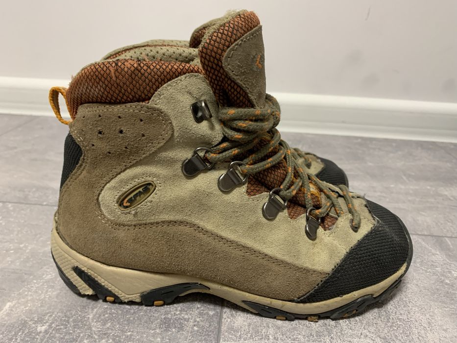 Ботинки 33 розміру