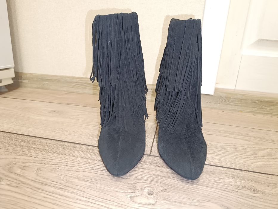 Ботильони, взуття