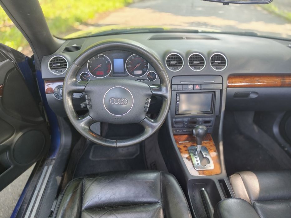 Audi A4 cabrio 2.4b 2005r
