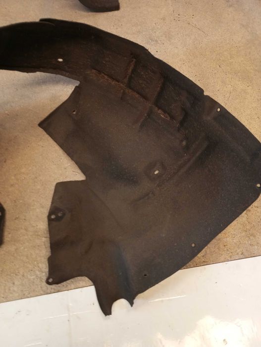 Cave de Roda Dianteira Direita Audi A5 Coupe / Sportback (8T0821172)
