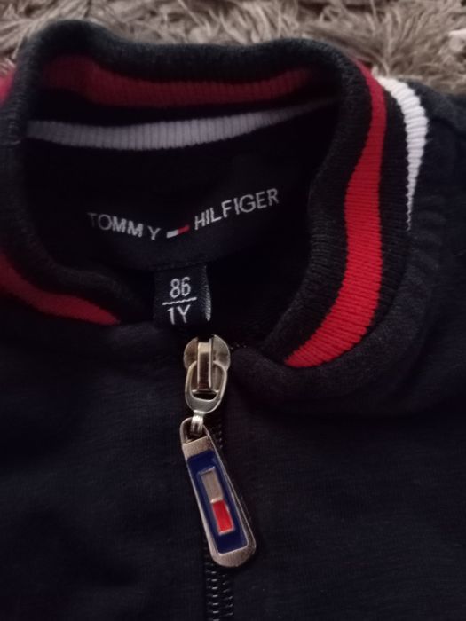 Dres komplet Tommy Hilfiger roz. 86 spodnie bluza
