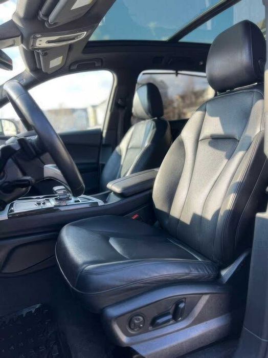 Audi Q7 45 TFSI quattro Premium Plus      2019