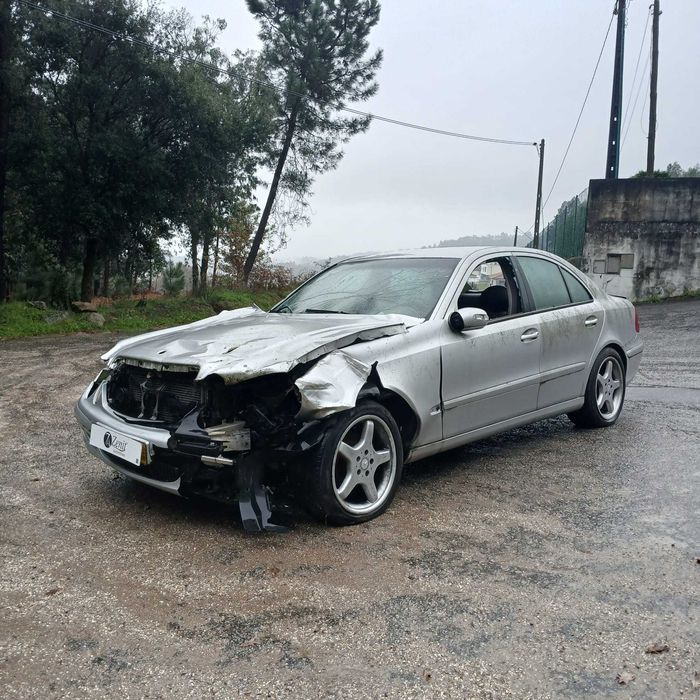 Mercedes E320 3.2CDI de 2005 - Peças Usadas