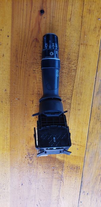 Продам переключатель поворотов