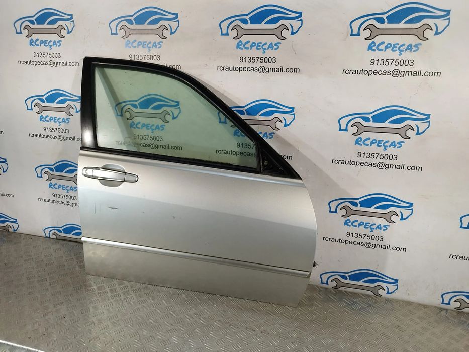 PORTA FRENTE FRONTAL DIREITA LEXUS IS I 200 XE10