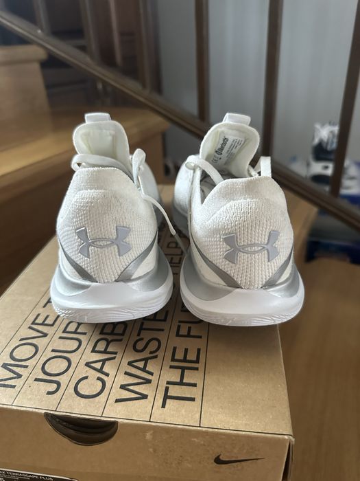 Кросівки under armour 3024786-101 оригінал білі р.35,5